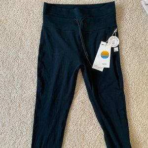 Vuori Daily Legging- - NEW WITH TAGS, medium